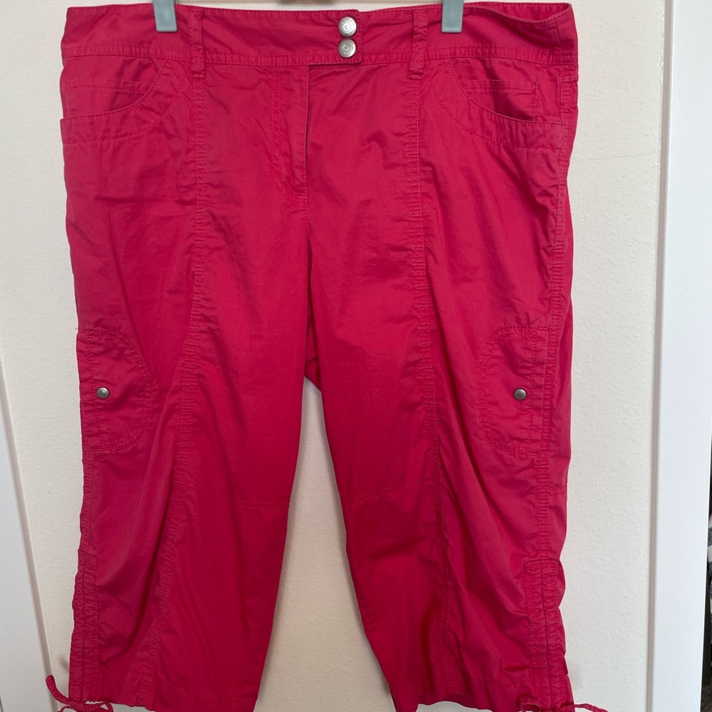 LOFT vibrant pink Capris